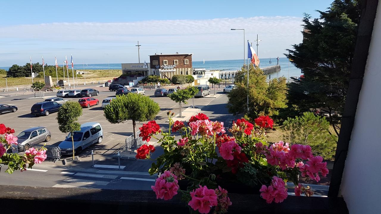 Hotel De Paris Courseulles-sur-Mer Exterior photo